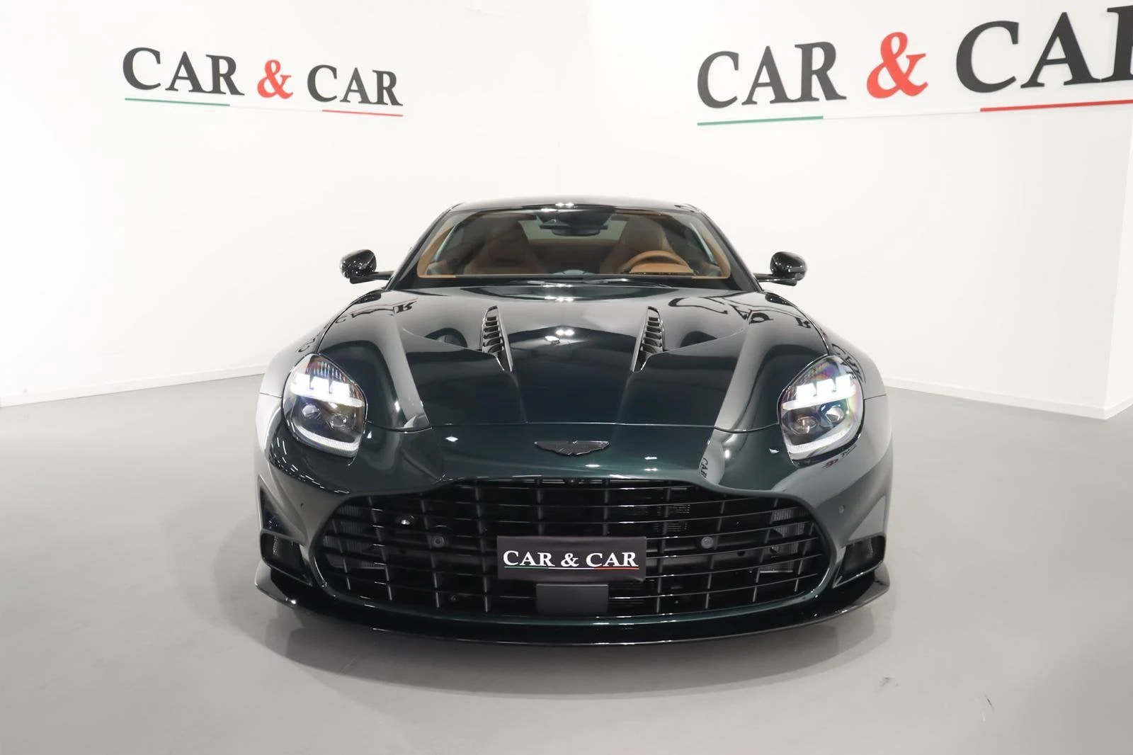 Aston Martin Vanquish, 5/10