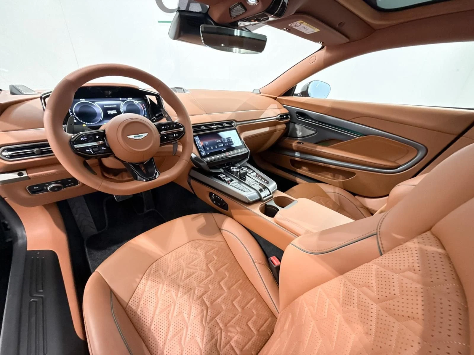 Aston Martin Vanquish, 8/10