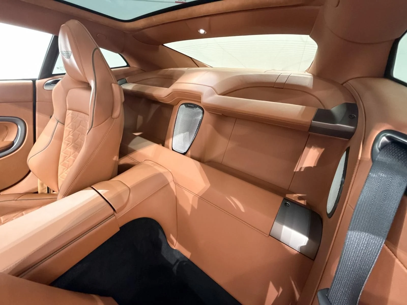 Aston Martin Vanquish, 10/10