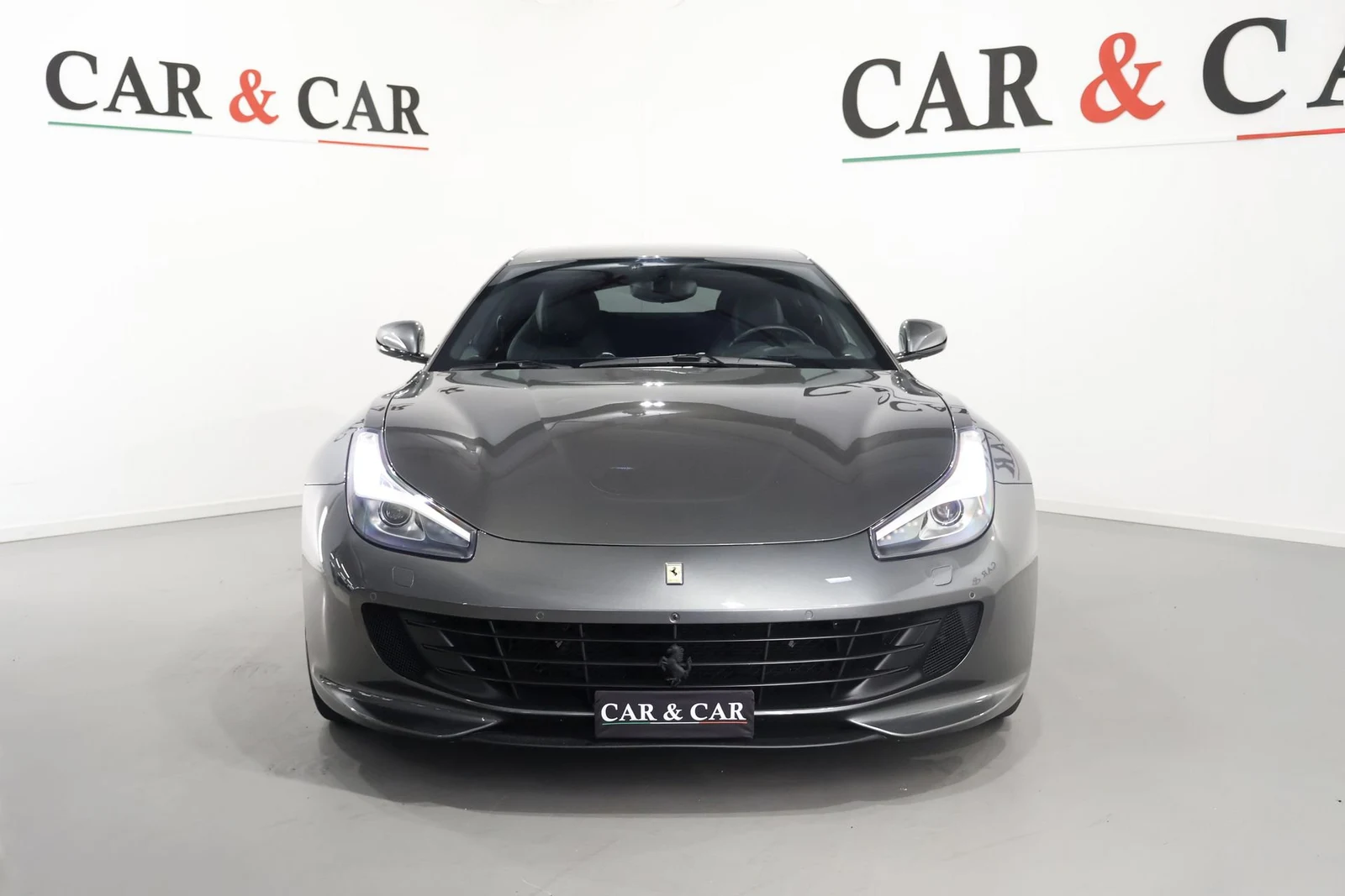 Ferrari GTC4Lusso, 3/10