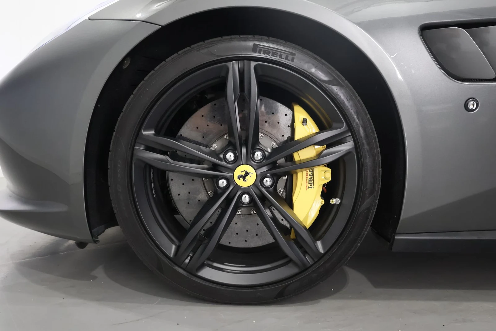 Ferrari GTC4Lusso, 7/10