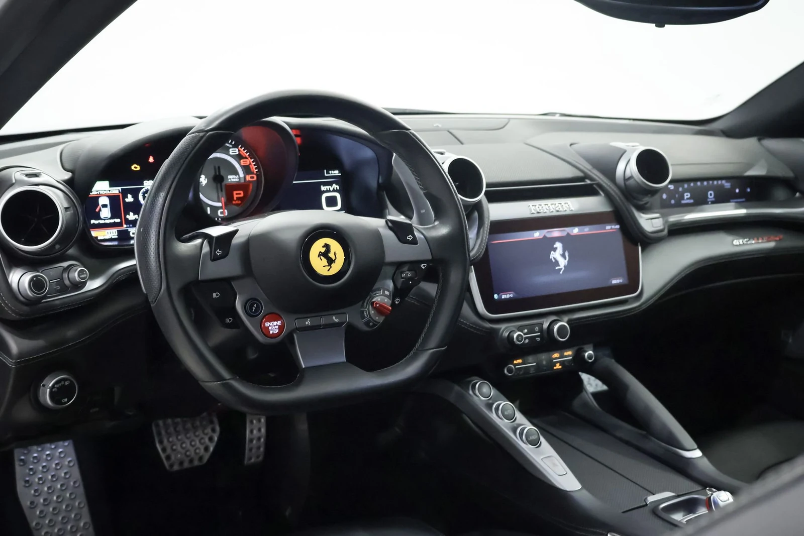 Ferrari GTC4Lusso, 8/10