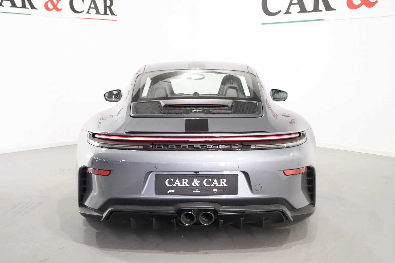 Porsche 911 GT3 Touring (992.2), 4/10