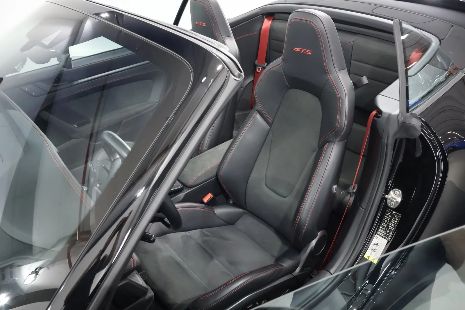 Porsche 911 Carrera GTS (992.1), 9/10
