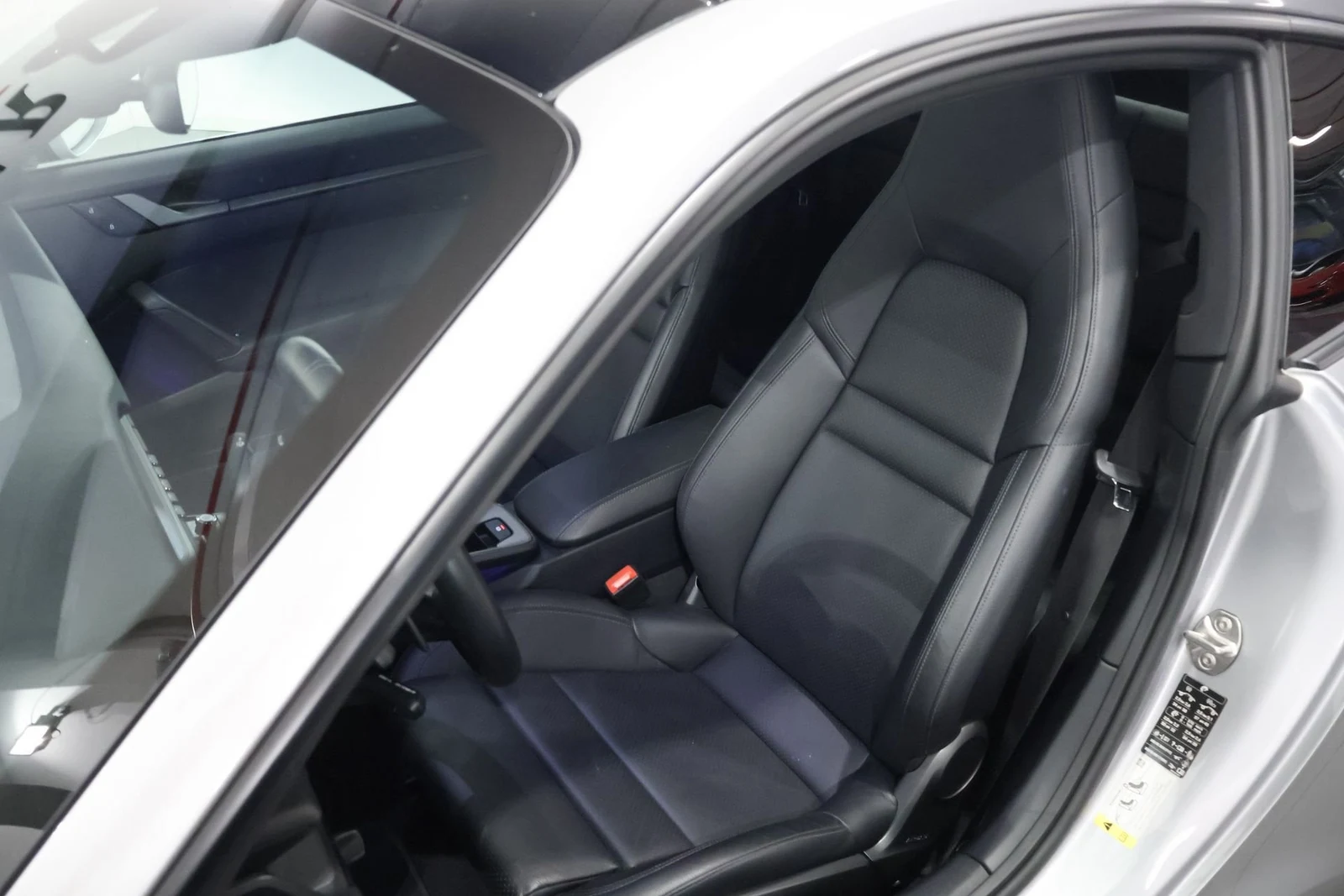 Porsche 911 Carrera 4S (992), 8/10