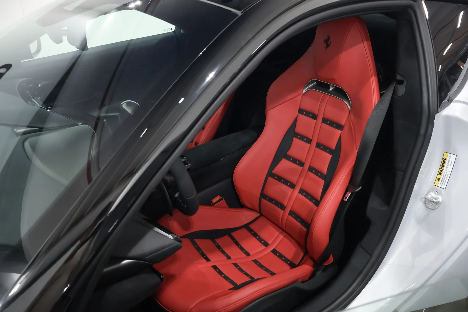 Ferrari 12Cilindri, 8/10