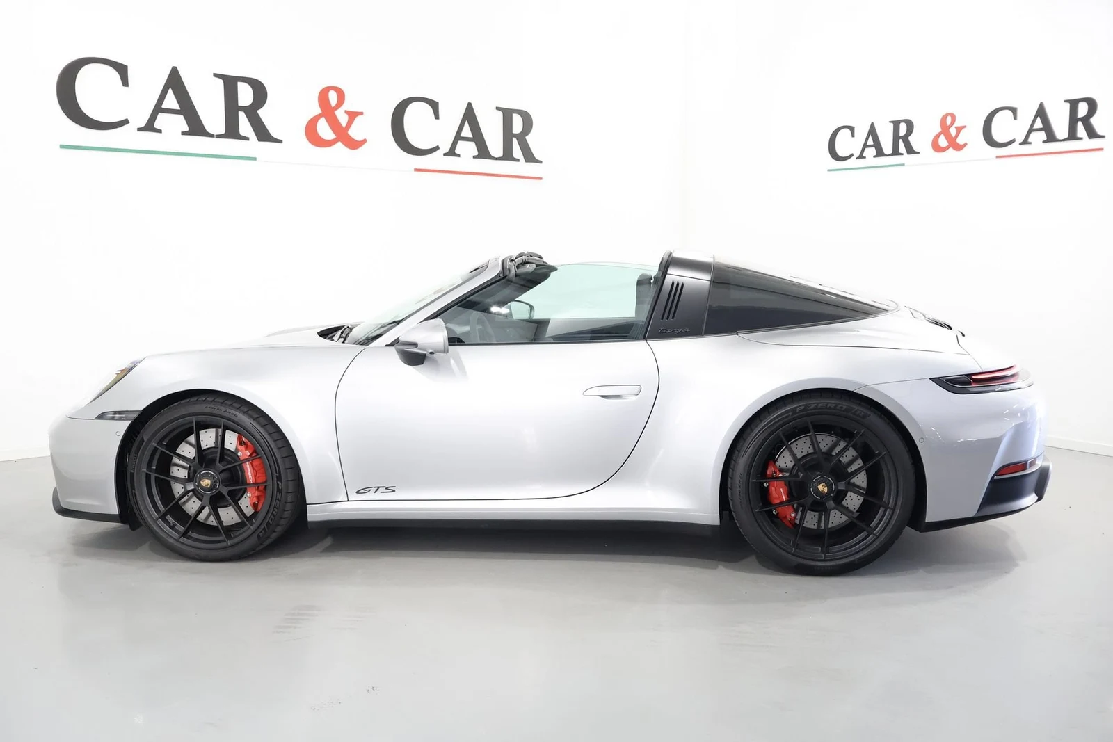Porsche 911 Targa 4 GTS (992.2), 6/10