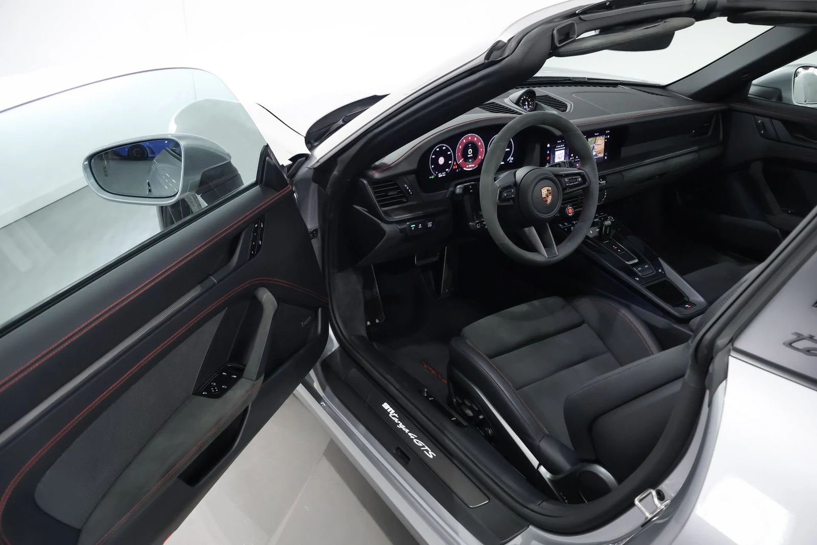 Porsche 911 Targa 4 GTS (992.2), 8/10