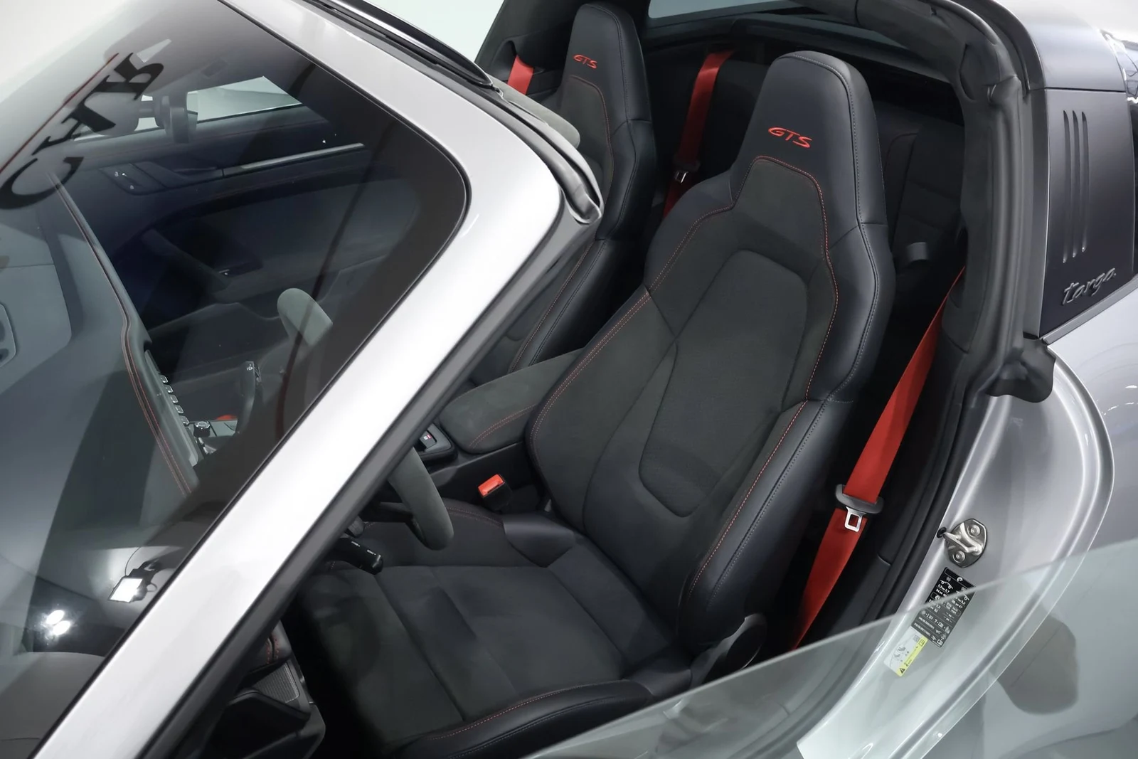 Porsche 911 Targa 4 GTS (992.2), 9/10