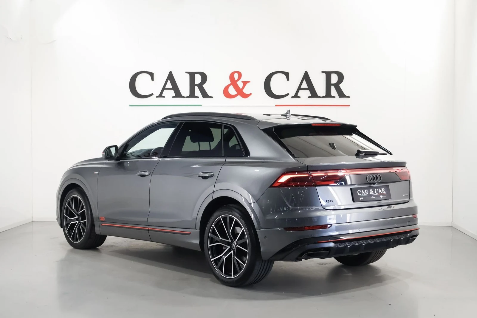 Audi Q8 50 TDI quattro S line, 2/10