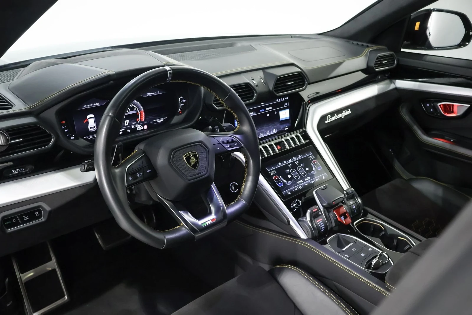 Lamborghini Urus, 7/10