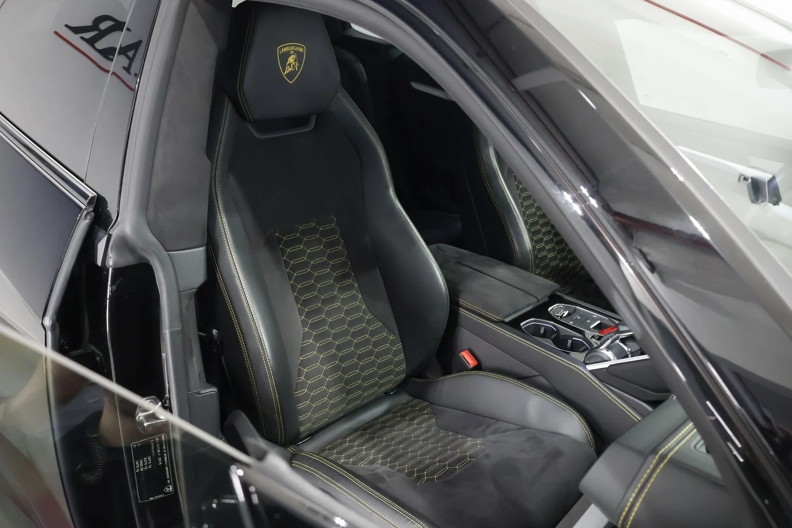 Lamborghini Urus, 9/10