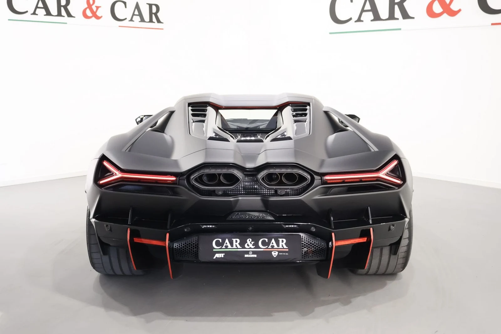 Lamborghini Revuelto, 4/10