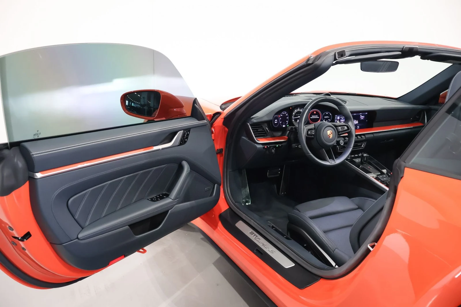 Porsche 911 Turbo S Cabriolet (992.1), 7/10