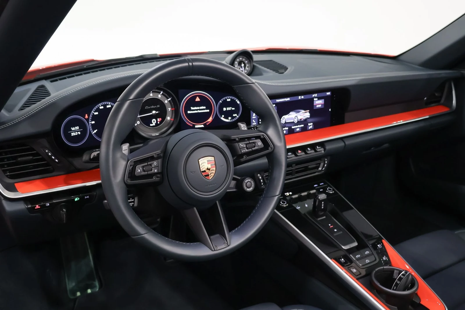 Porsche 911 Turbo S Cabriolet (992.1), 9/10