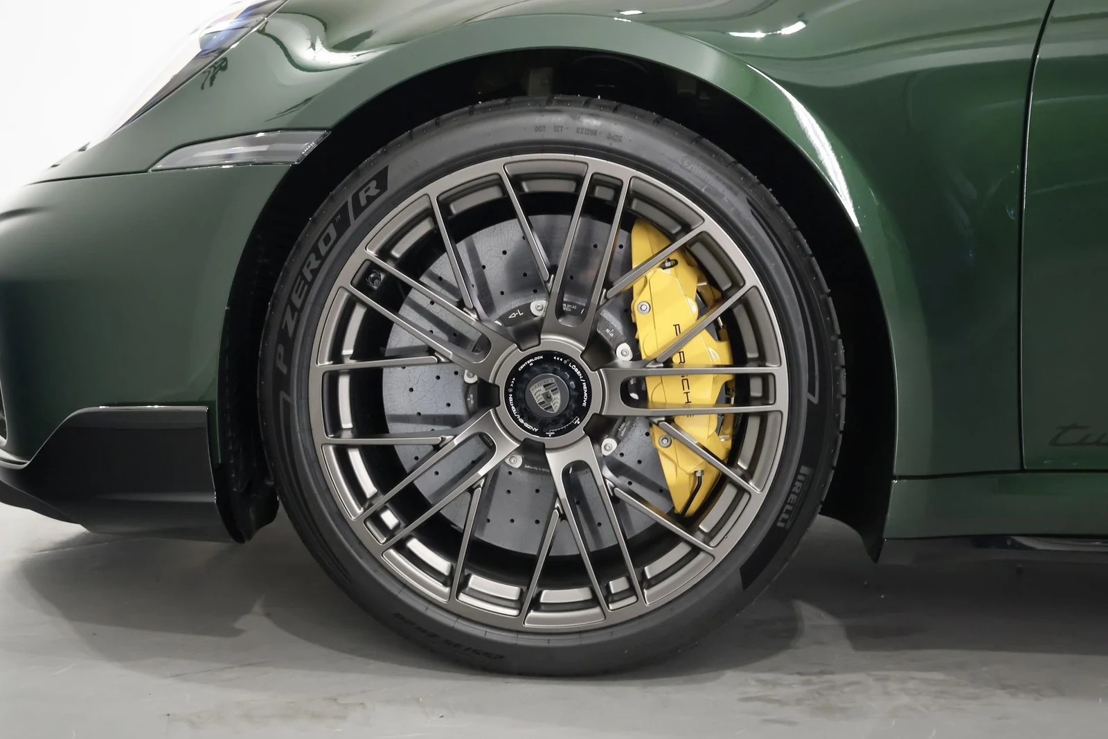 Porsche 911 Turbo S (992.2), 6/9