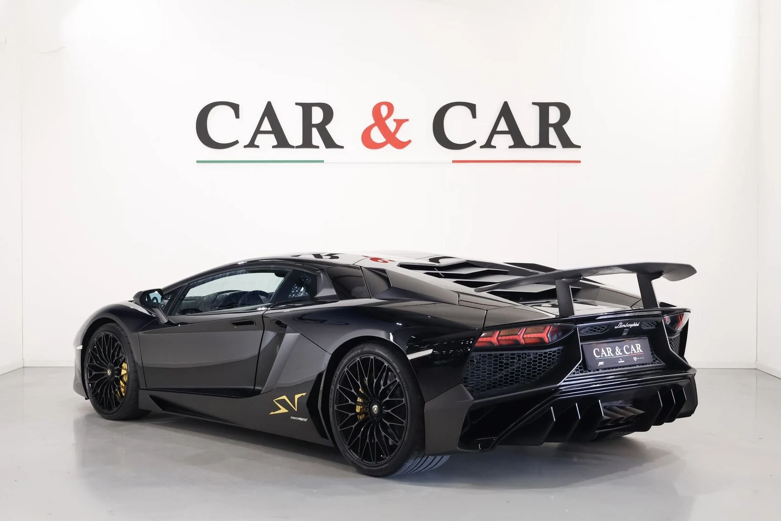Lamborghini Aventador LP750-4 SV, 2/10