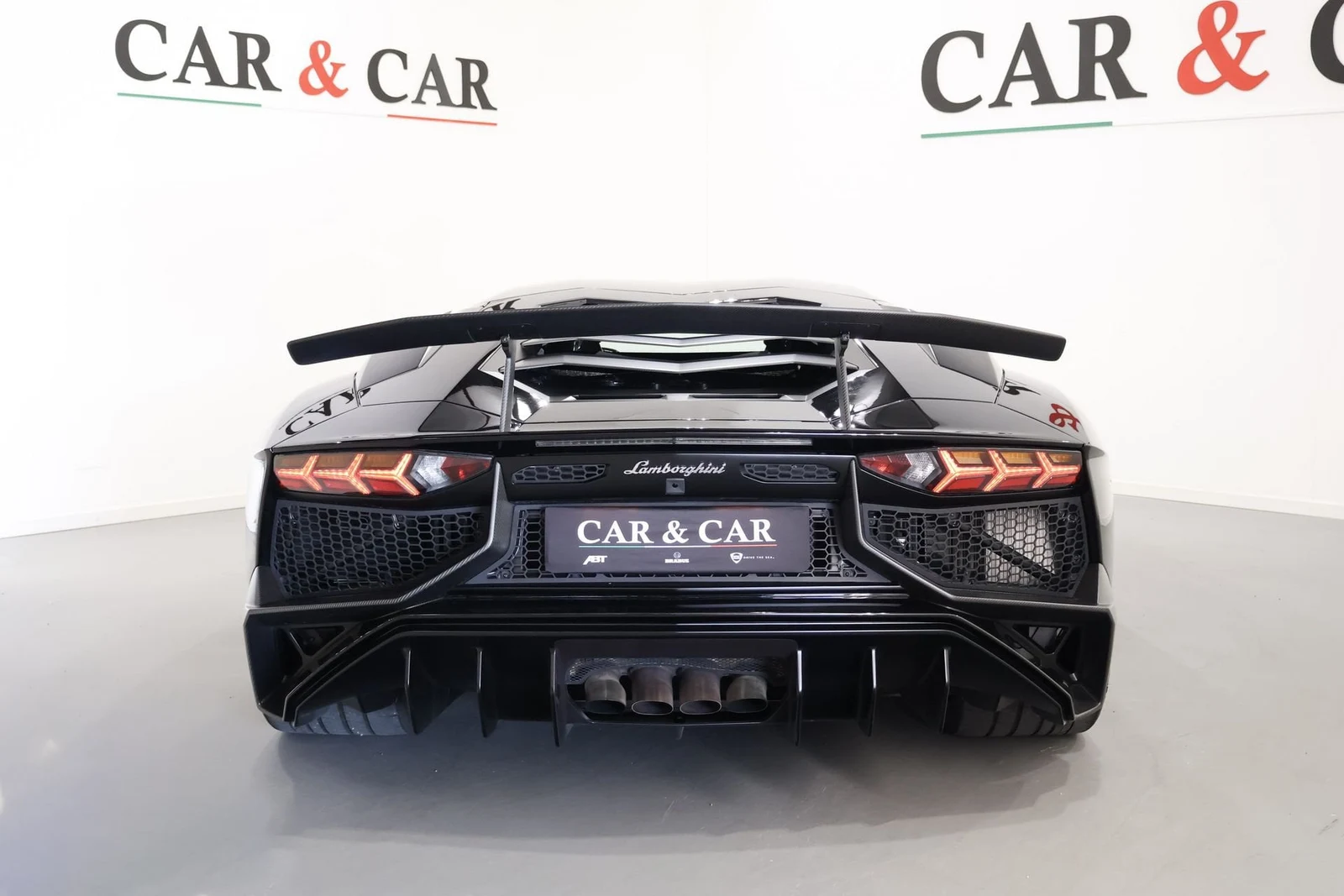 Lamborghini Aventador LP750-4 SV, 4/10