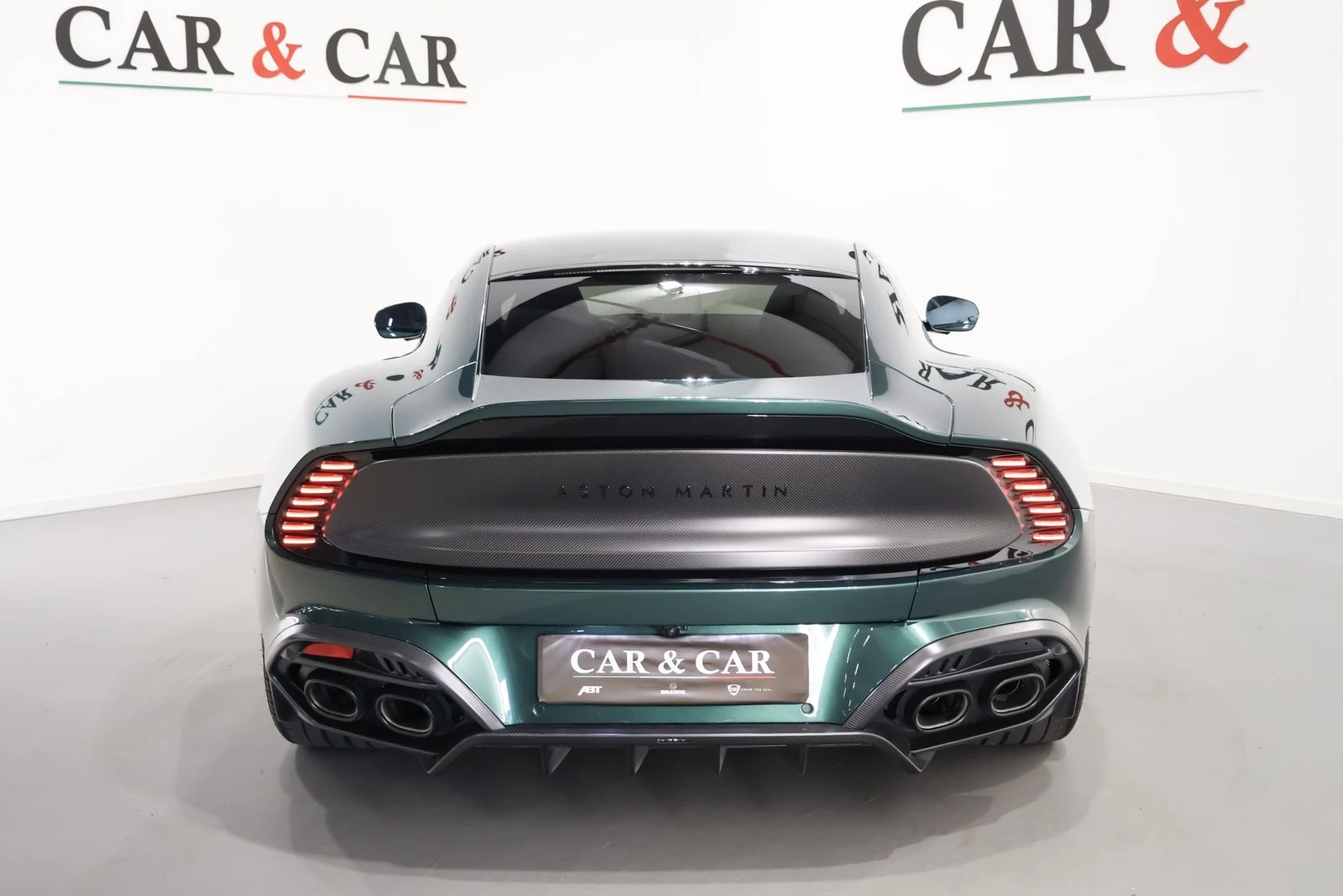 Aston Martin Vanquish, 4/10