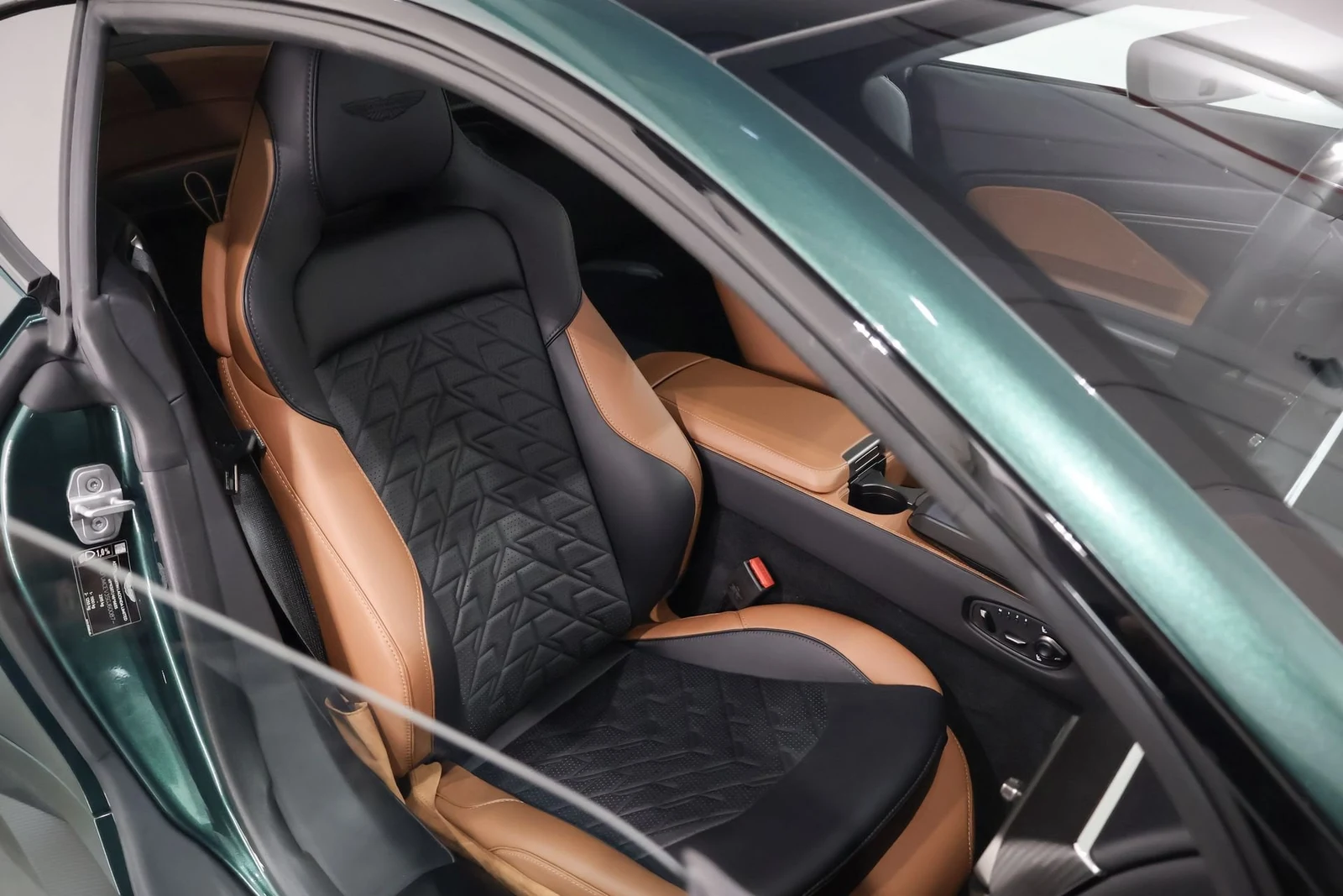 Aston Martin Vanquish, 10/10