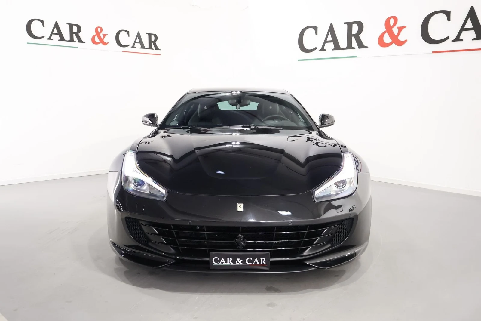 Ferrari GTC4Lusso, 3/10