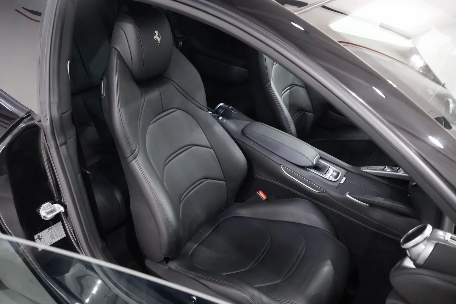 Ferrari GTC4Lusso, 9/10