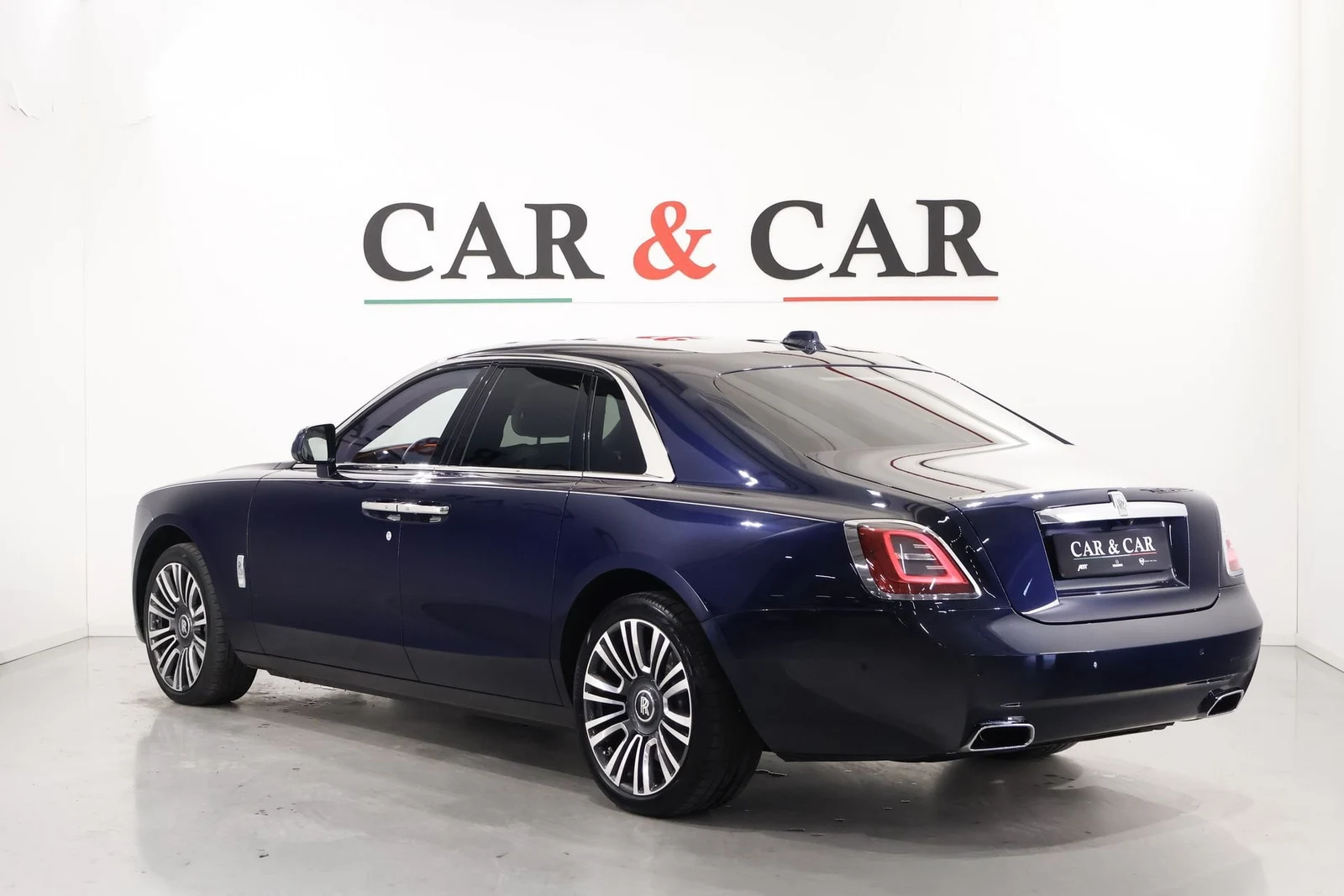 Rolls-Royce Ghost, 2/10