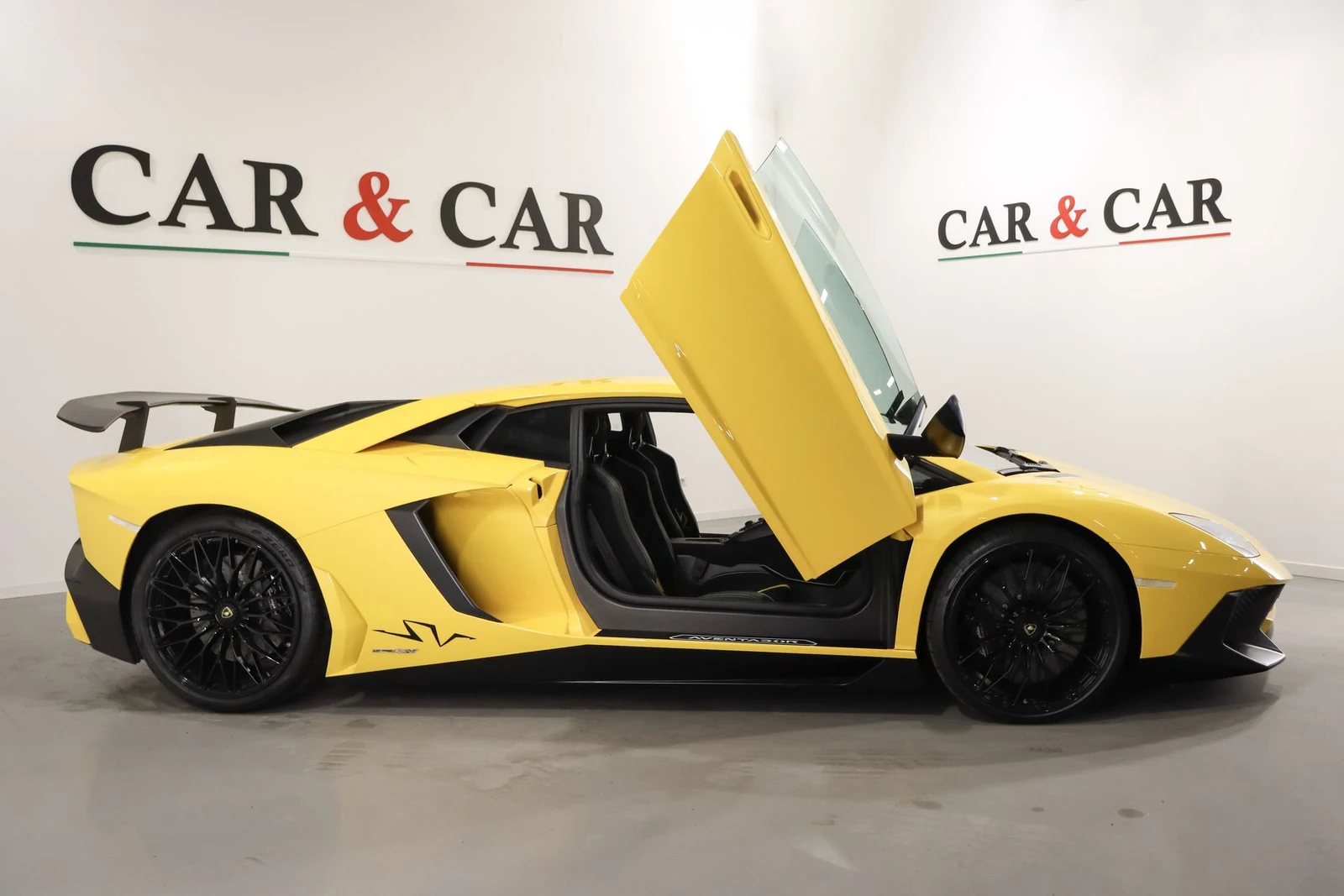 Lamborghini Aventador LP750-4 SV, 5/10