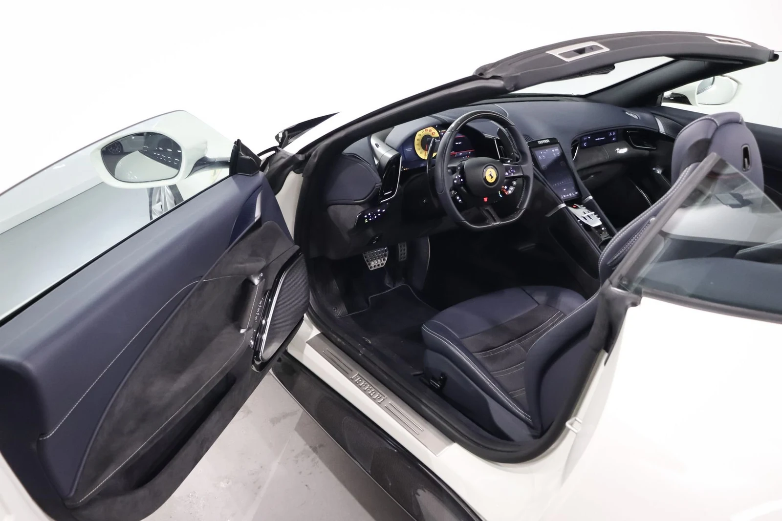 Ferrari Roma Spider, 7/10
