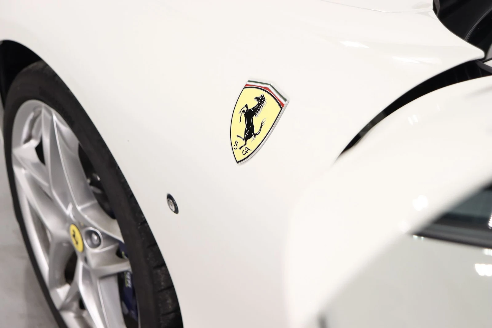Ferrari Roma Spider, 9/10