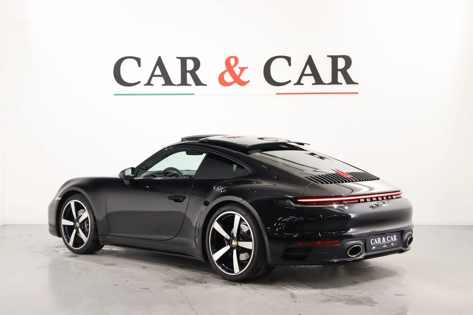 Porsche 911 Carrera 4 (992), 2/10