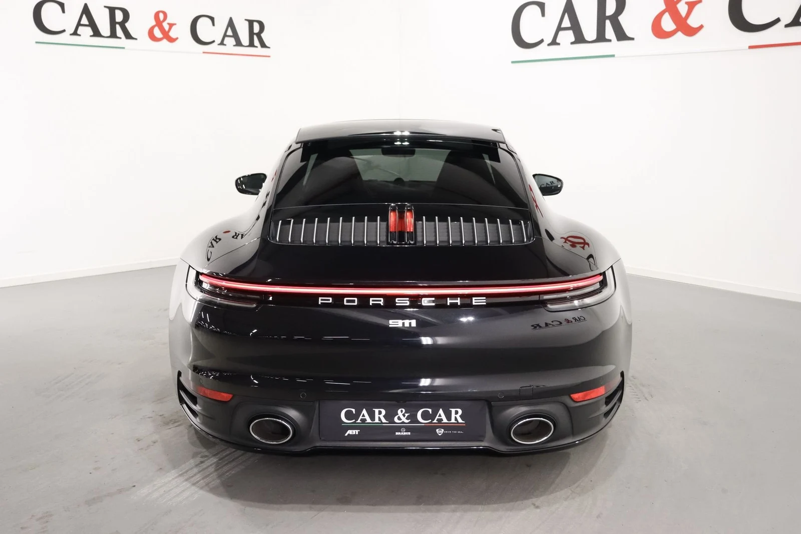 Porsche 911 Carrera 4 (992), 4/10