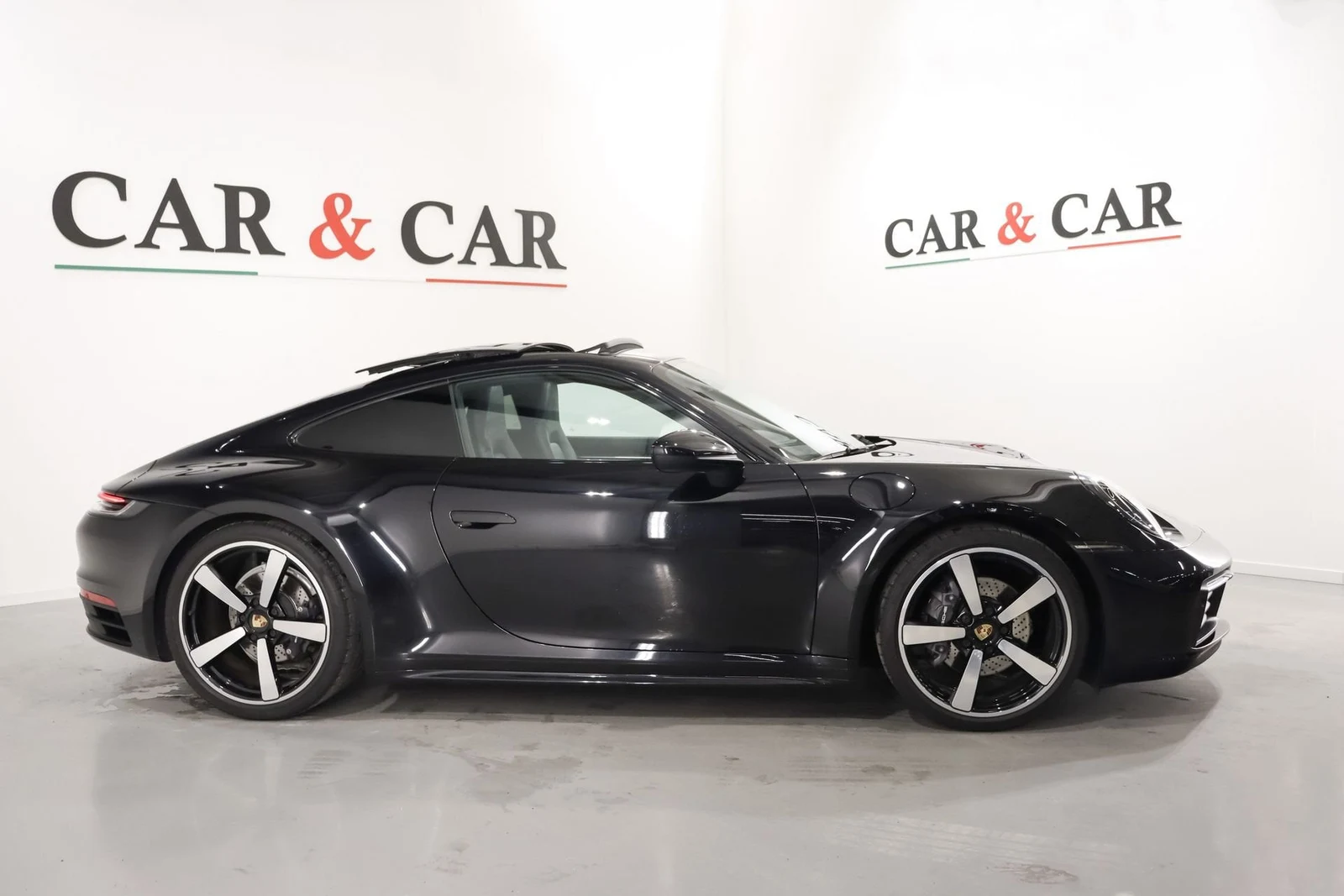 Porsche 911 Carrera 4 (992), 5/10