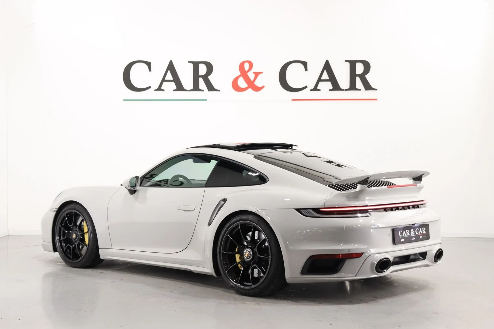 Porsche 911 Turbo S (992.1), 2/10