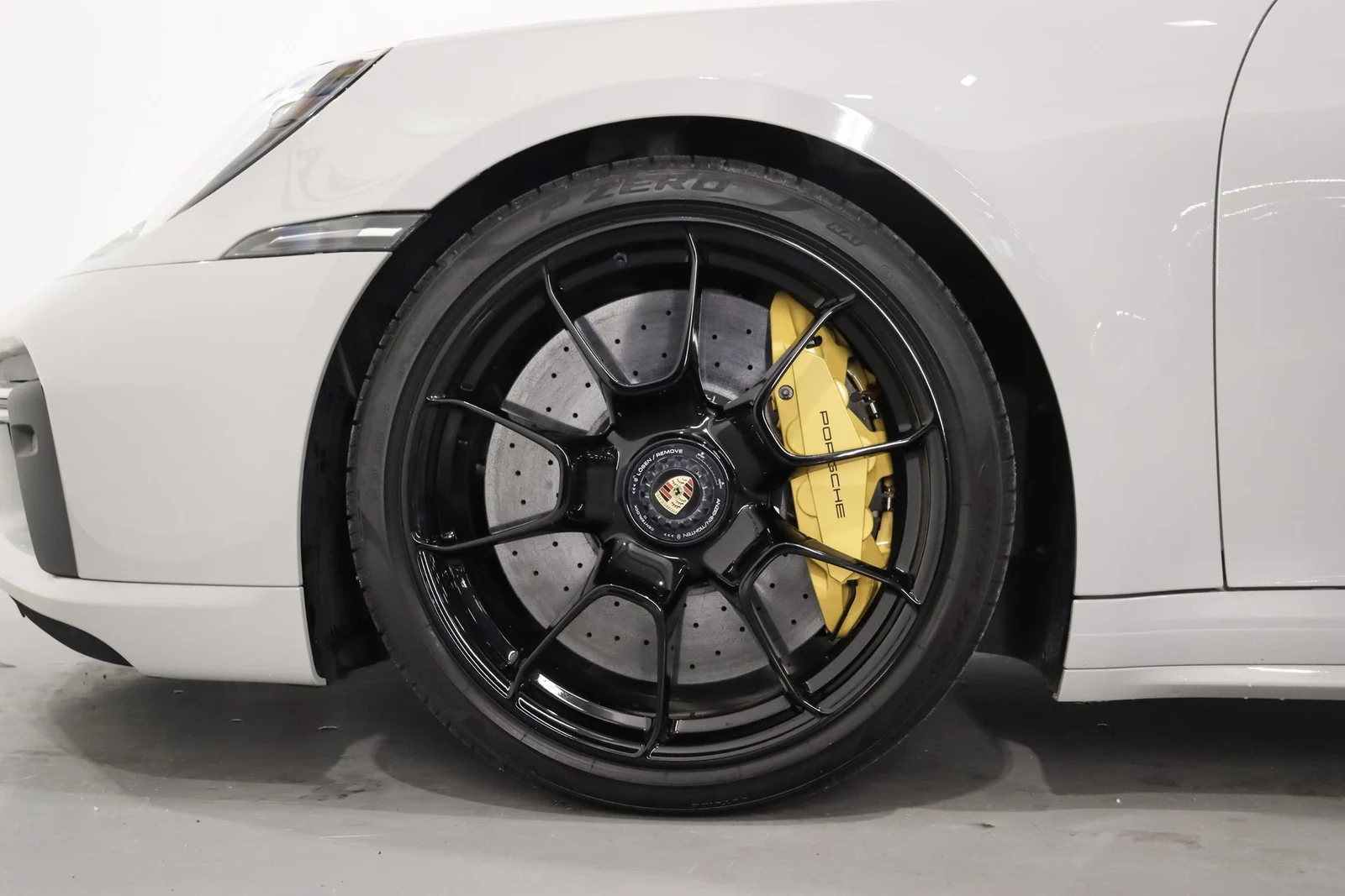 Porsche 911 Turbo S (992.1), 6/10