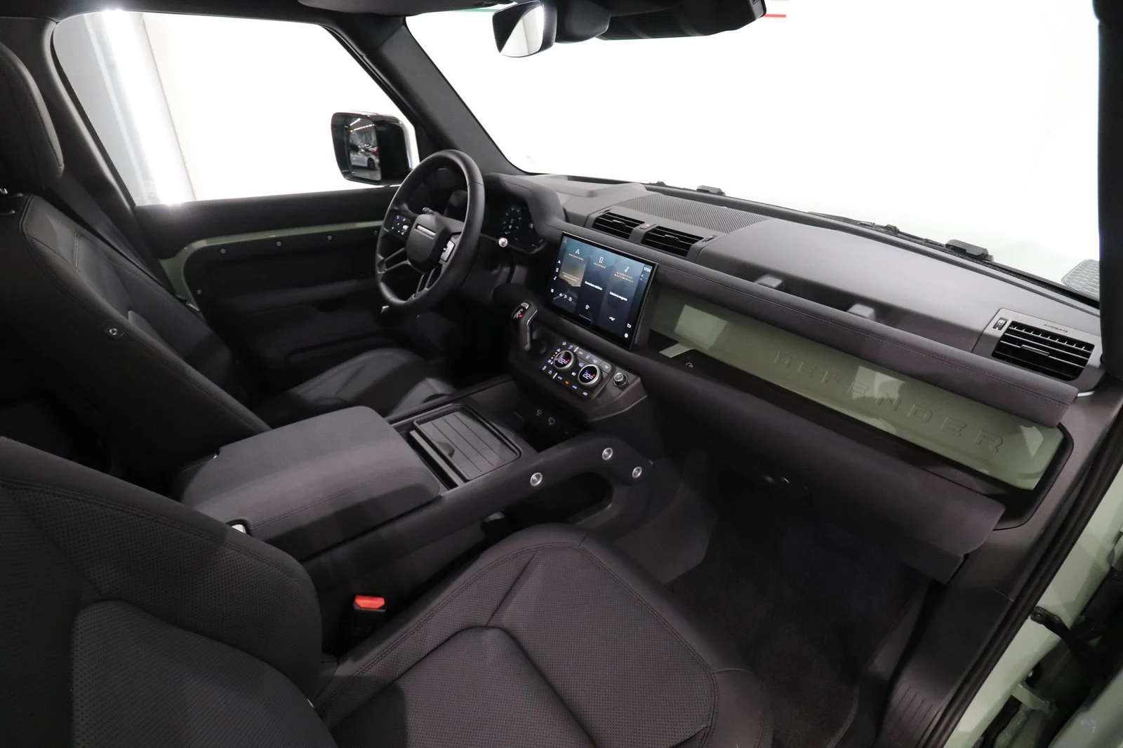 Land Rover Defender 110 P400 75th Limited Edition, 10/10