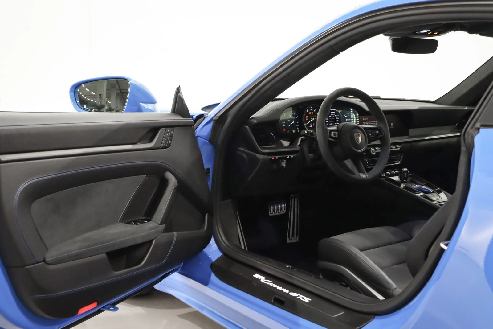 Porsche 911 Carrera GTS (992.1), 9/10