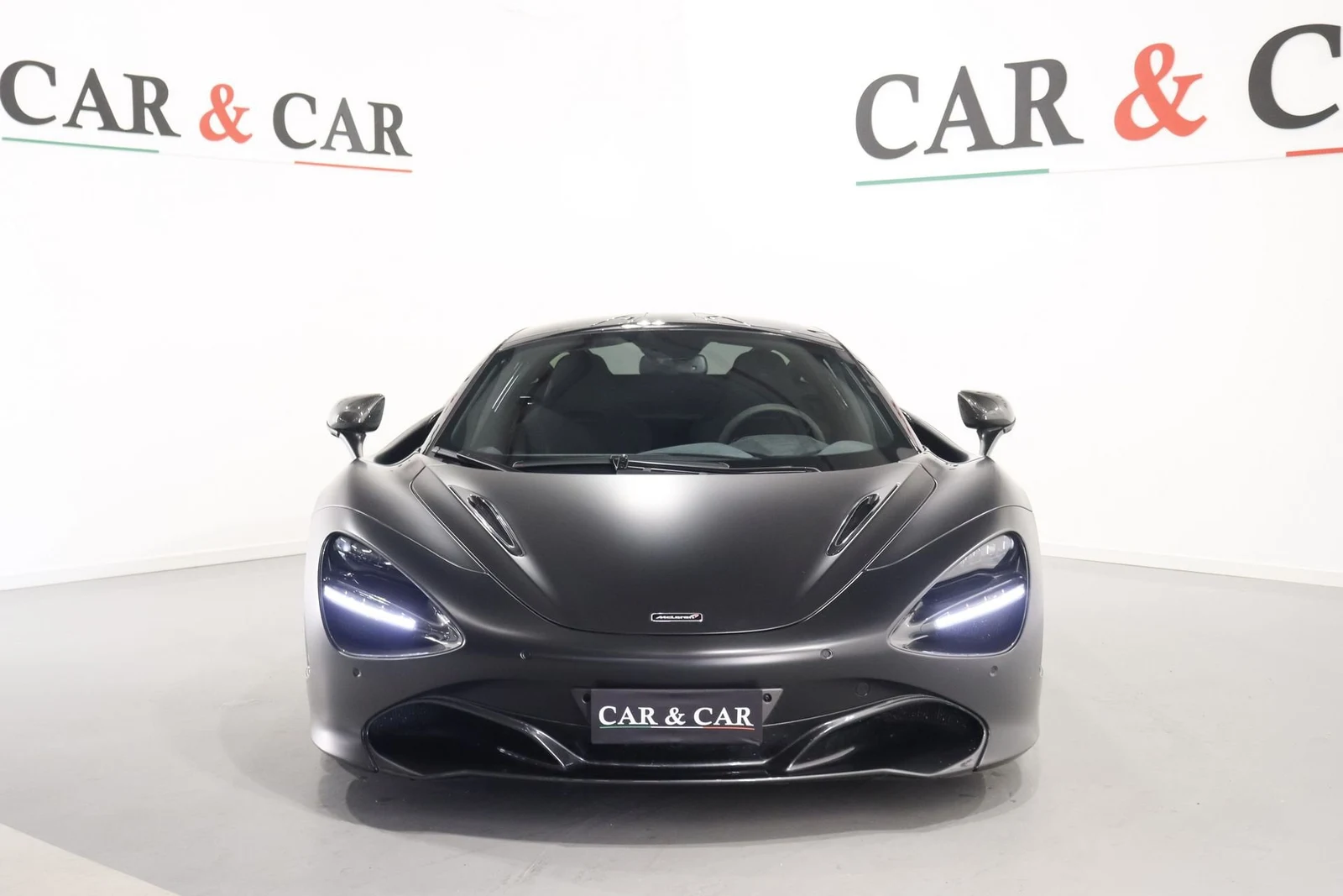 McLaren 720S, 3/10