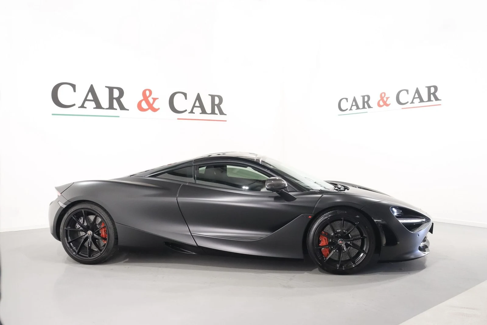 McLaren 720S, 5/10