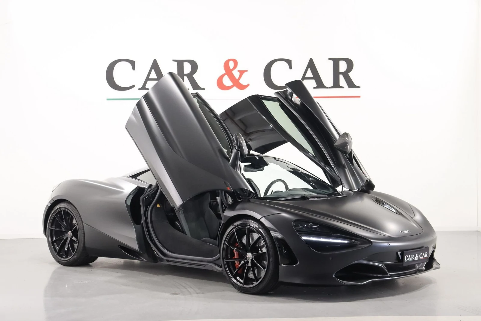 McLaren 720S, 7/10