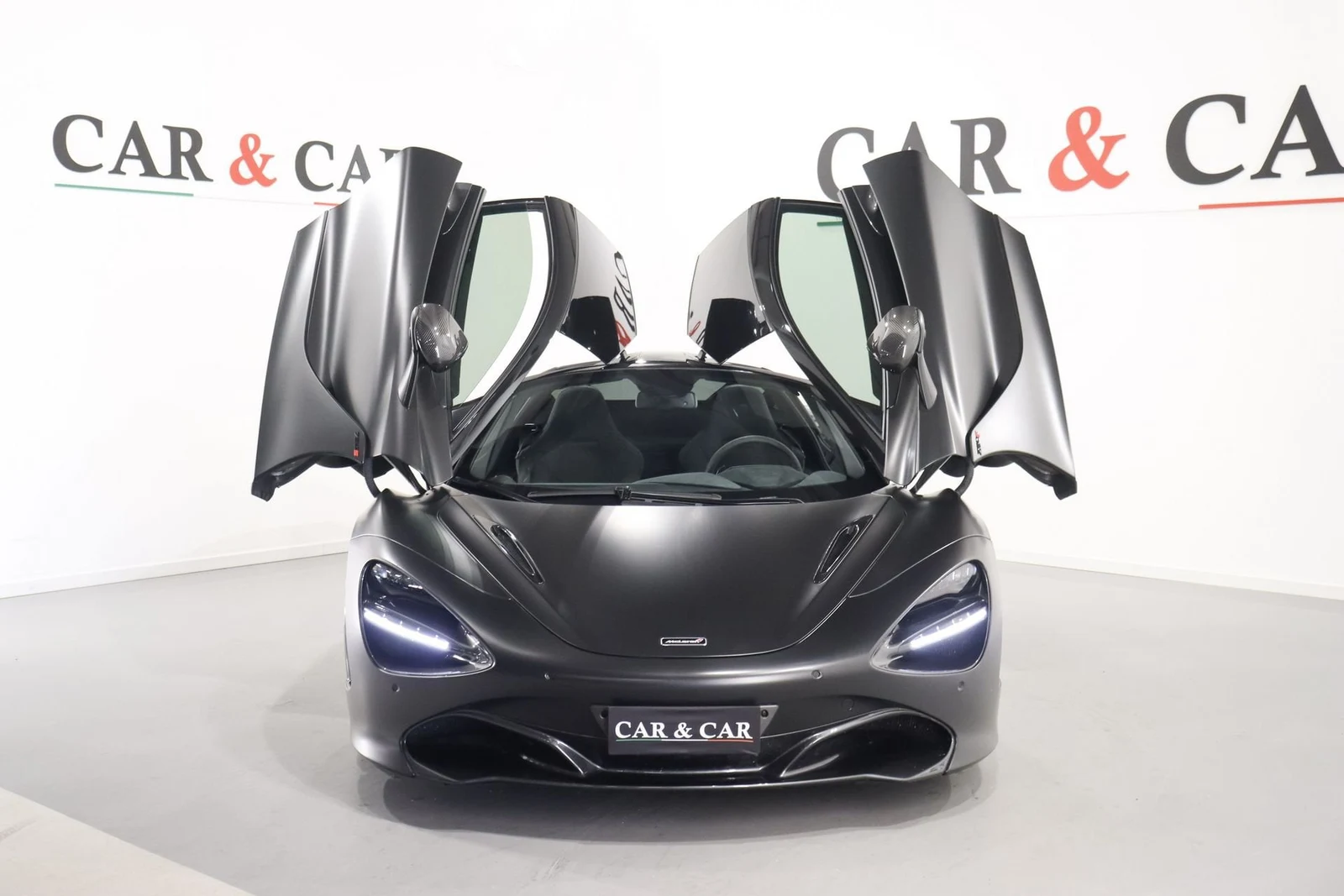 McLaren 720S, 8/10