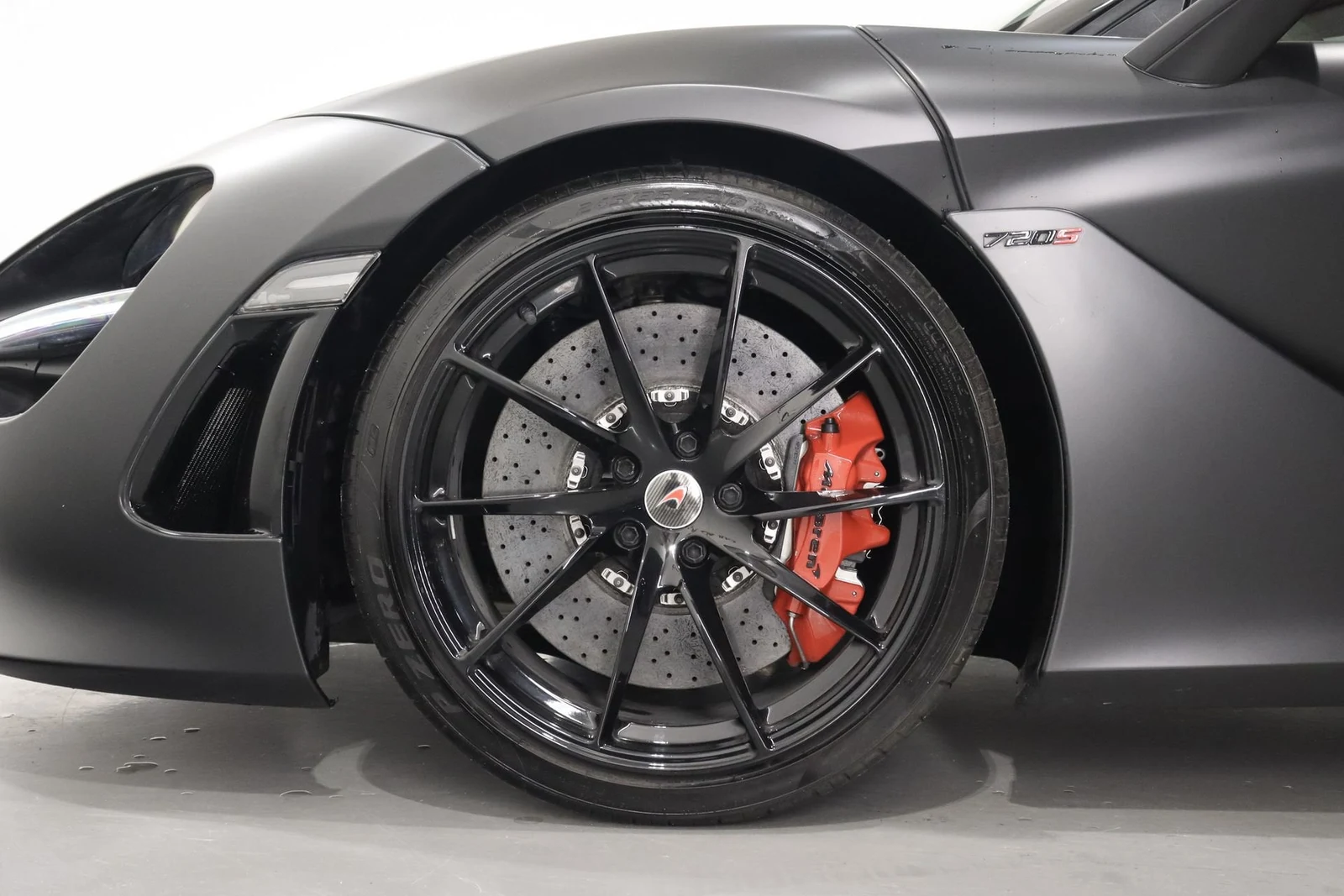 McLaren 720S, 9/10