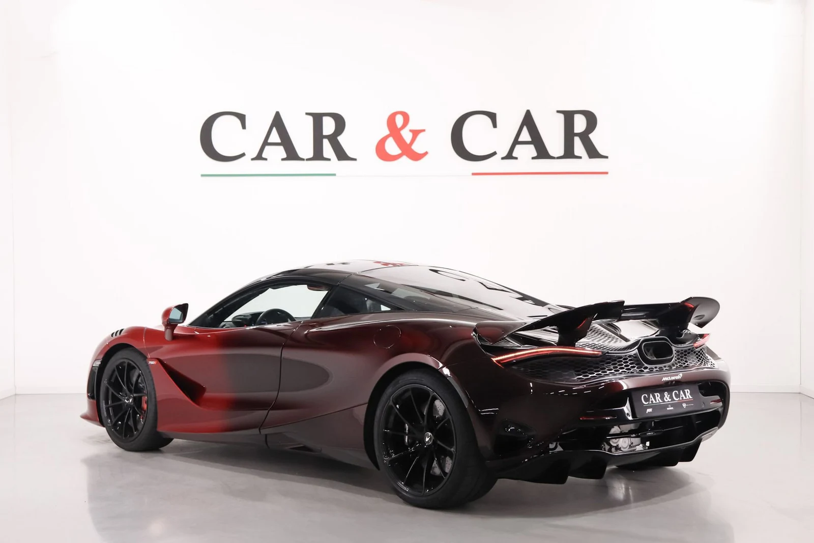 McLaren 750S MSO, 2/10