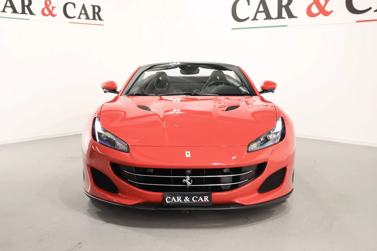 Ferrari Portofino, 3/10