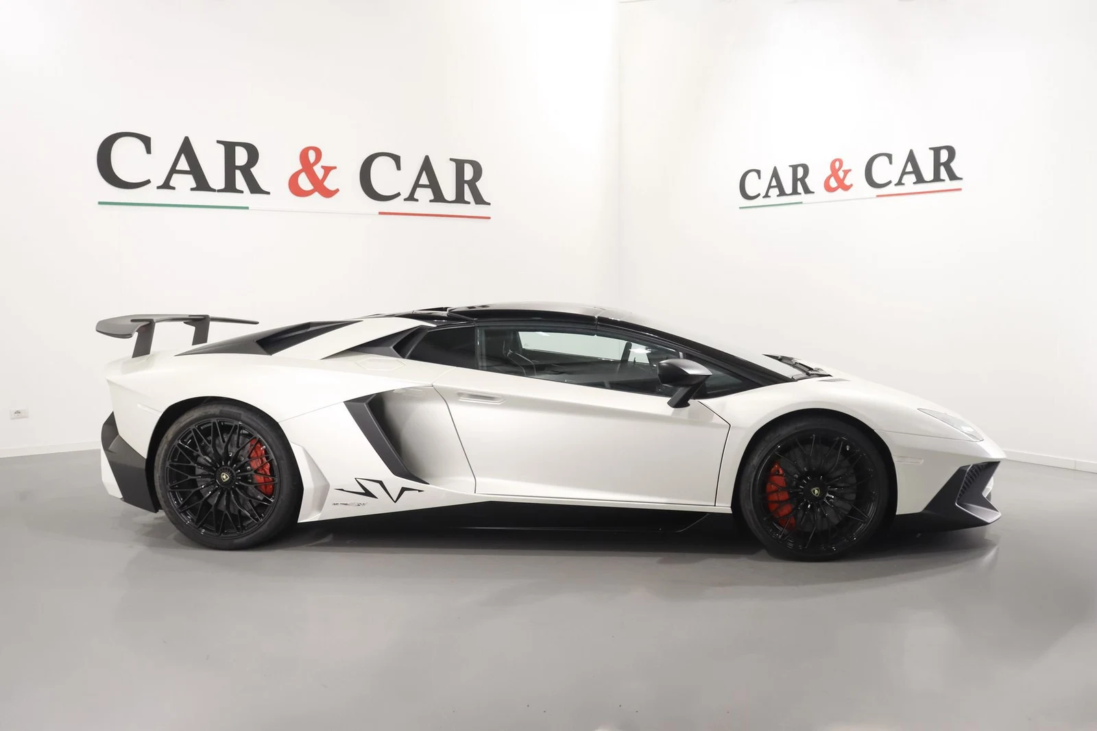 Lamborghini Aventador LP750-4 SV Roadster, 5/10