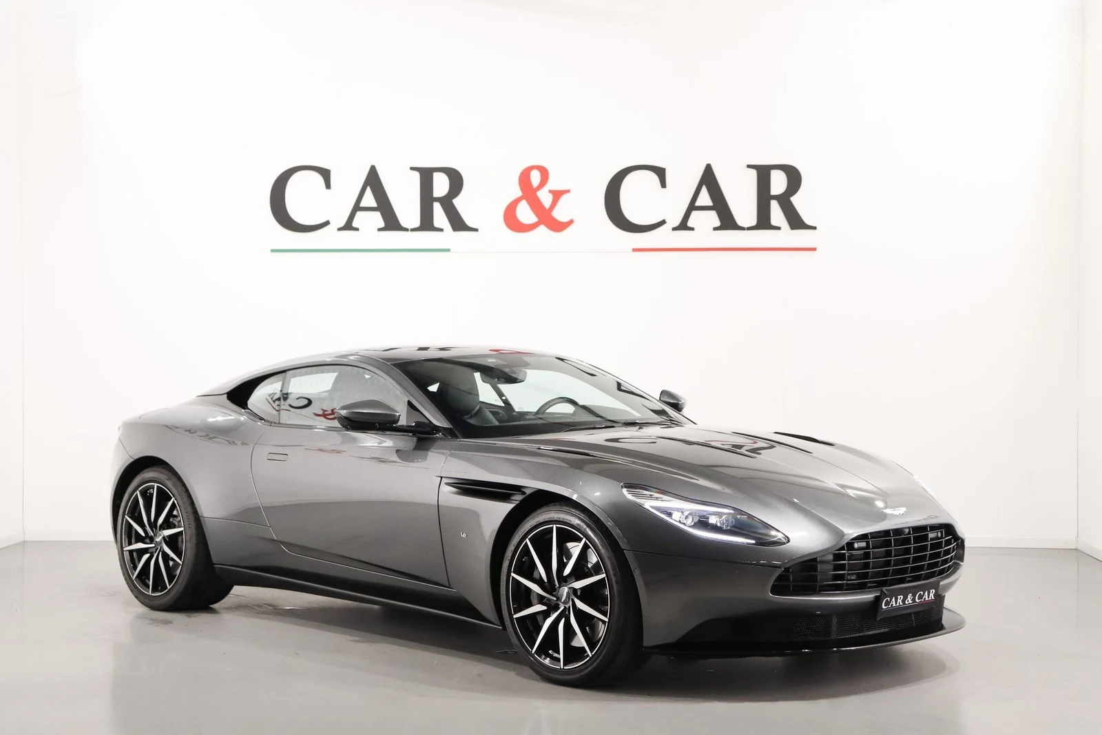 Seller photograph: Aston Martin DB11 V12