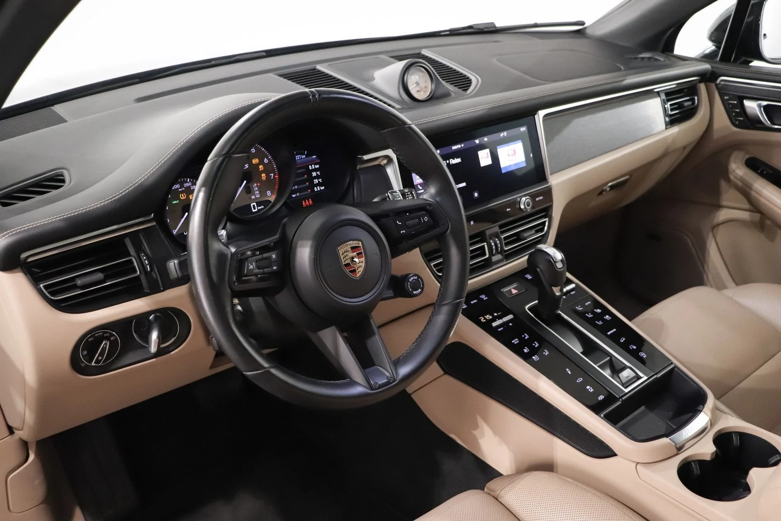 Porsche Macan GTS, 9/10