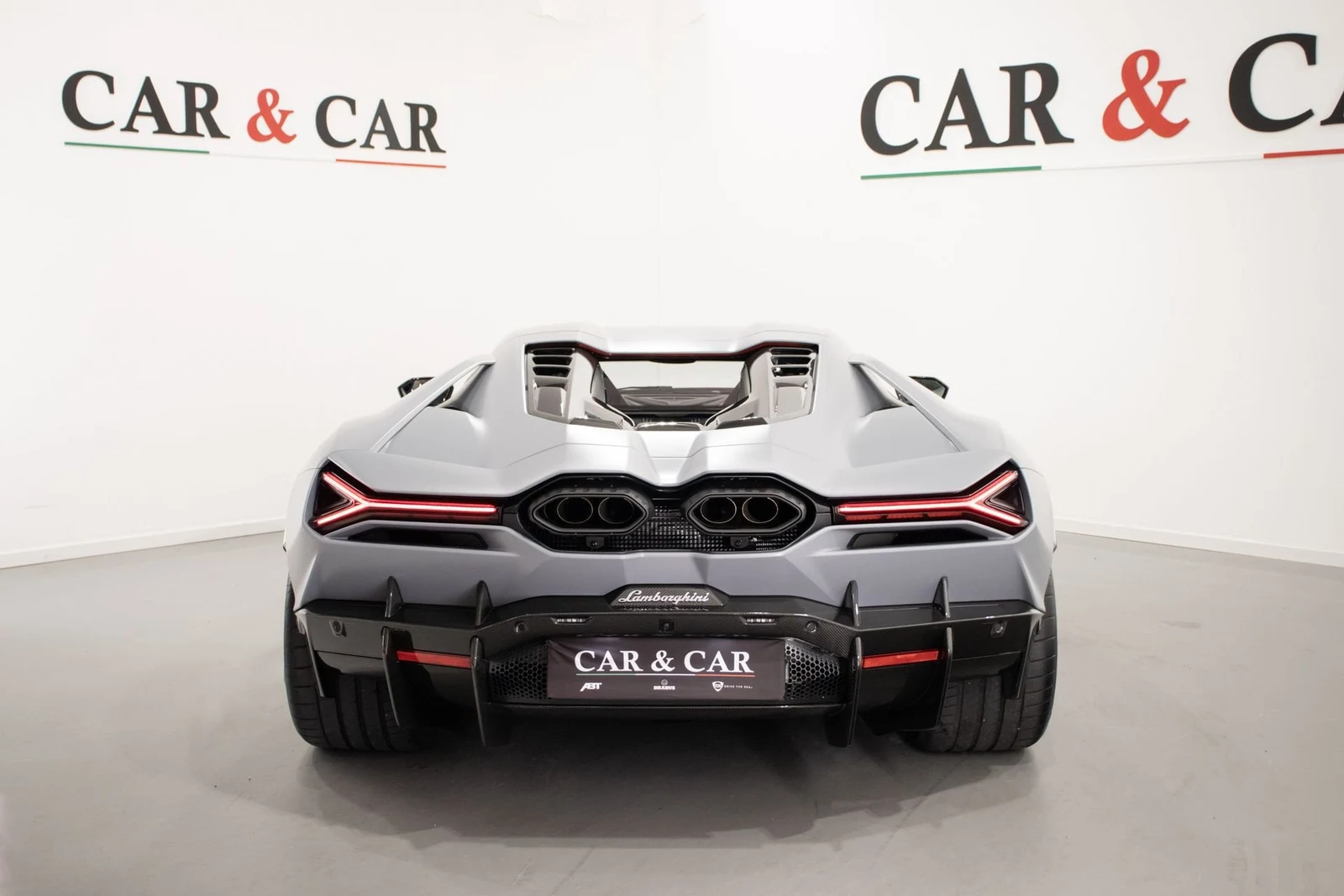 Lamborghini Revuelto, 4/10
