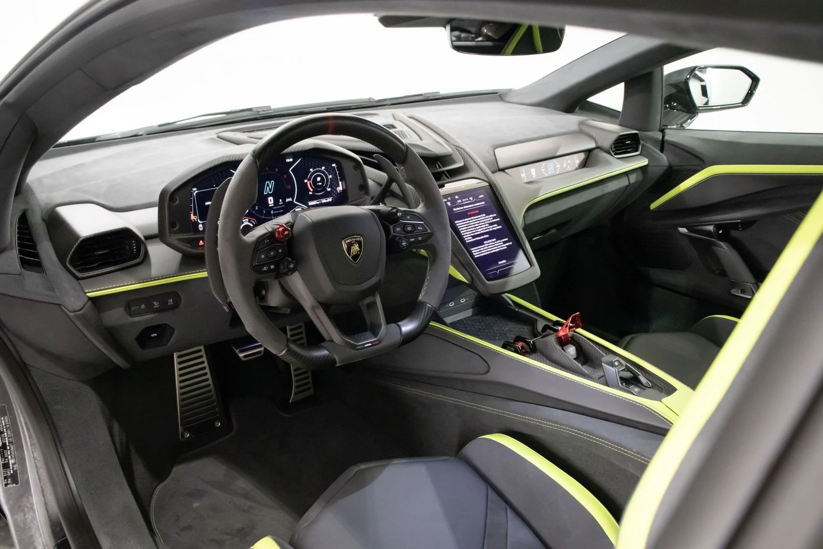 Lamborghini Revuelto, 9/10