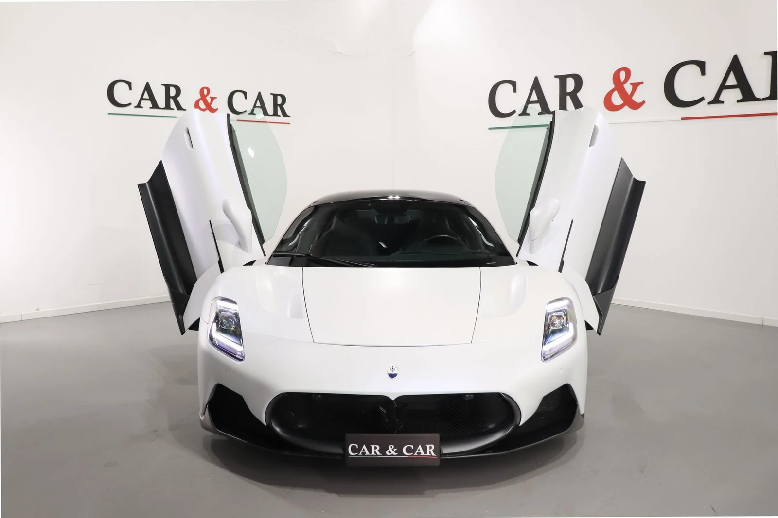 Maserati MC20, 3/10